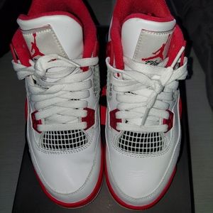 Jordan 4 <fire red>